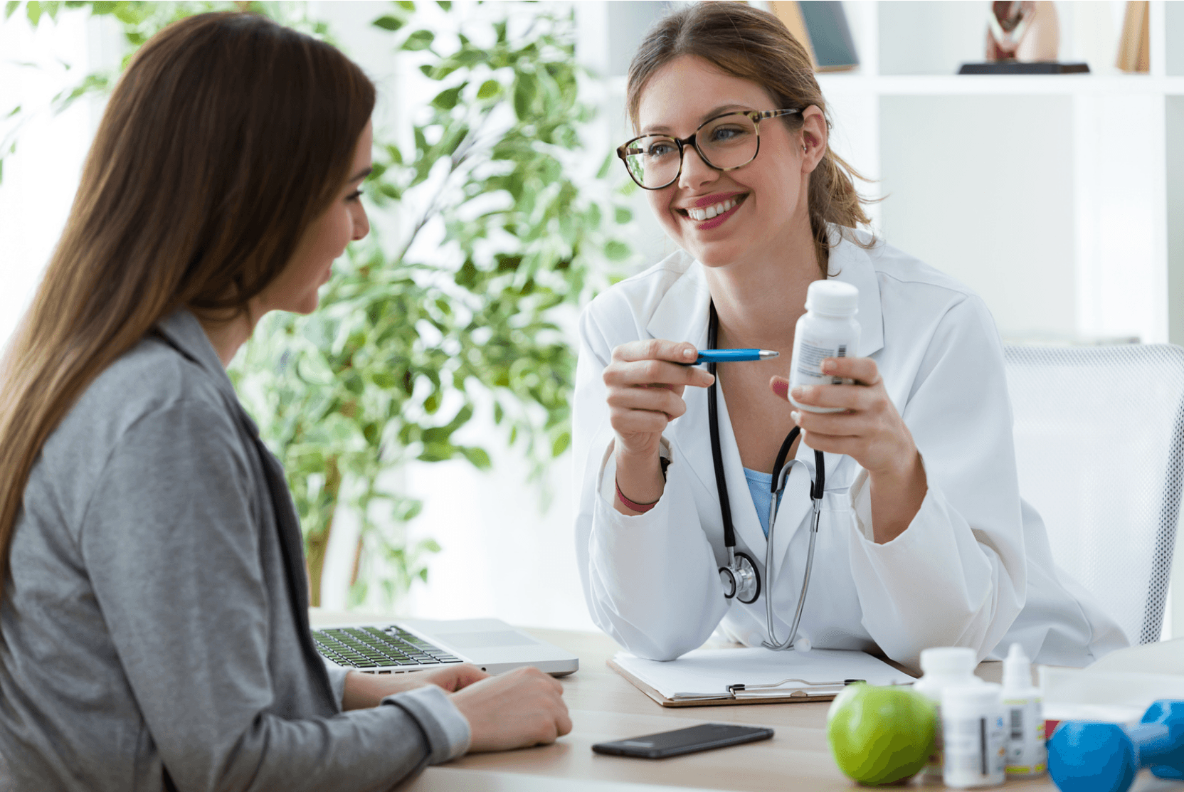 Atención médica, nutricional y psicológica presencial u online, integradas al expediente del colaborador.